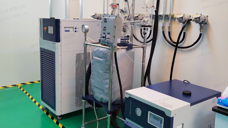 福建某公司用材料測(cè)試中的溫度控制系統(tǒng)